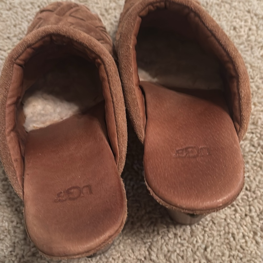 ugg clogs - Picture 4 of 4